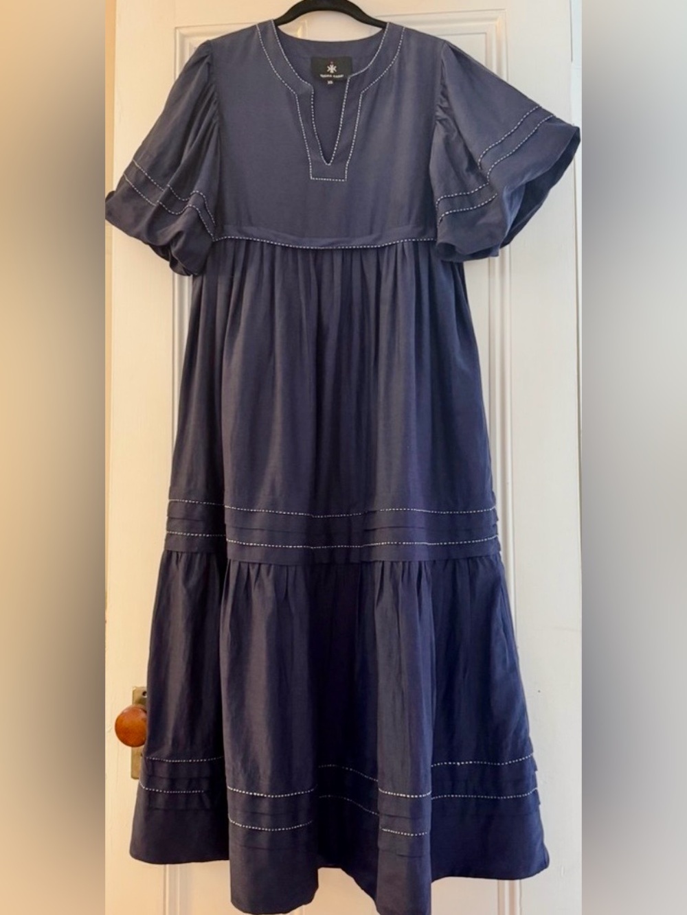 Seema Kahai Size: XS Navy Blue Tiered Dress Short Puff Sleeve +White Stitching👗
